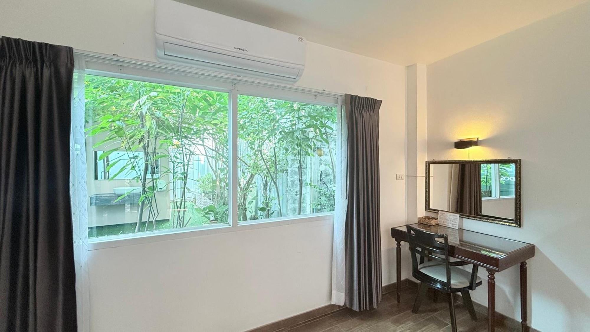 Hotel Issara House